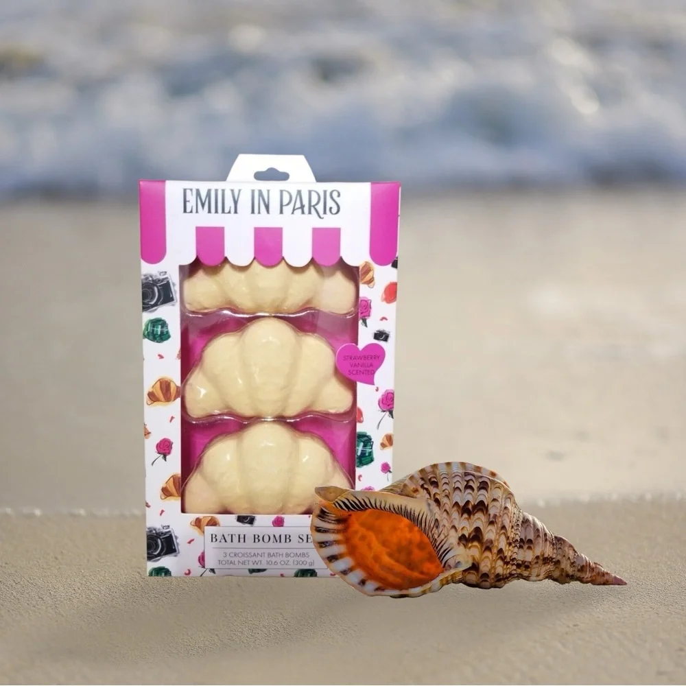 Emily In Paris 3pc Croissant Shaped Bath Bombs Set Strawberry Vanilla Scents